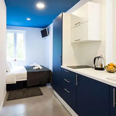 Old Micro-apartments 公寓 *