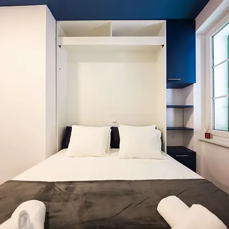 Old Micro-apartments * 扎达尔