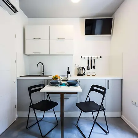 Old Micro-apartments * 扎达尔