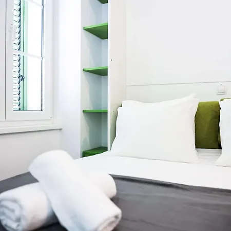 Old Micro-apartments * 扎达尔
